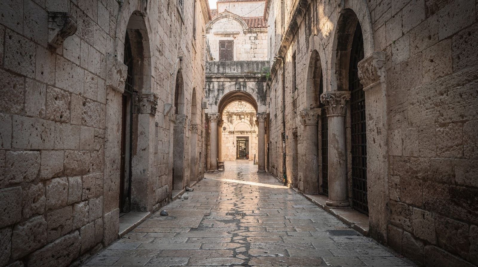 A Game of Thrones superfan's day in Split: what we found — Klis, Diocletian's cellar, the filming maps — what the GoT tour covers in Split 