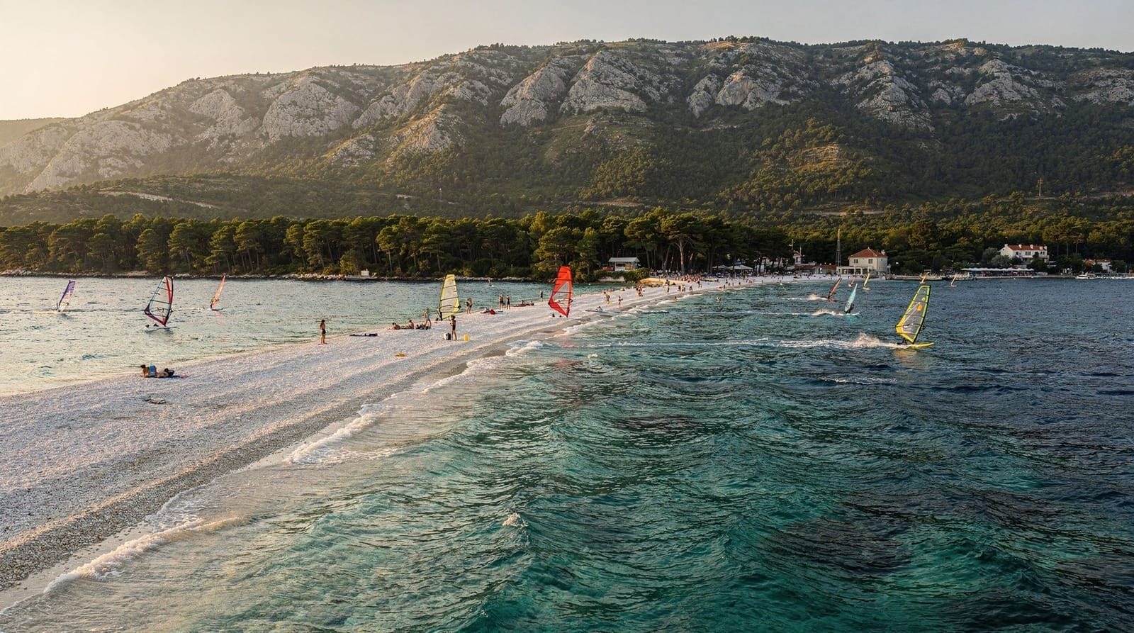 Zlatni Rat en de stranden van het eiland Brač — planningsgids voor 2026 — Volledige gids voor het strand Zlatni Rat op Brač: hoe er te komen vanuit Split,