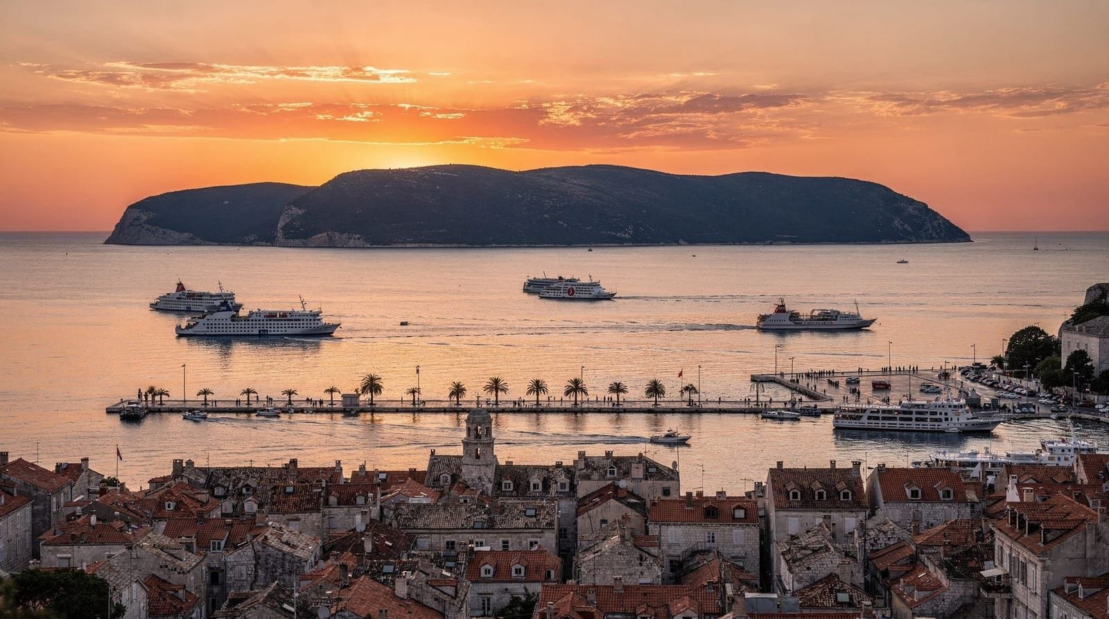 Split 5-day itinerary — 5 days — easy — mid-range